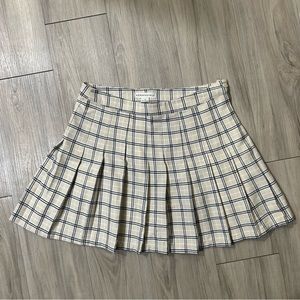 Aeropostale Women's Small Cream and Black Skirt